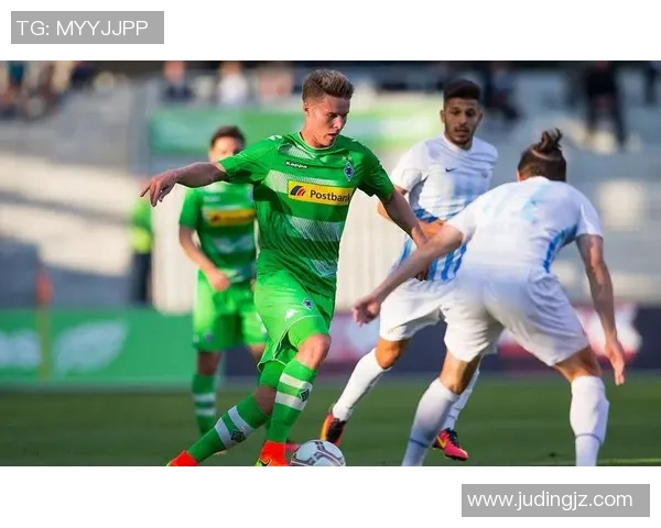 弗赖堡主场力克门兴，南部德比燃情对决败者逆境难逃