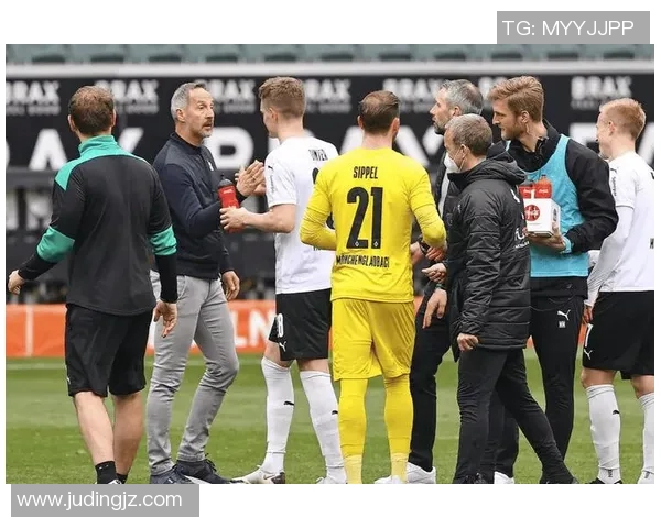 格拉德巴赫队崭露头角，迅速崛起成为豪门球队