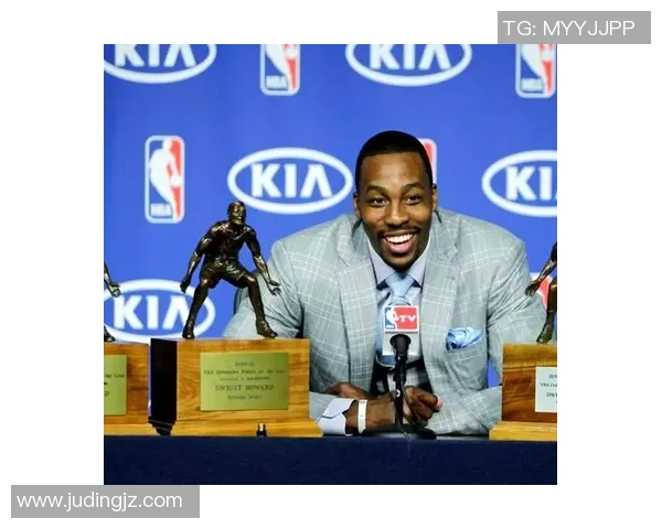 霍华德重返湖人！与老东家签下一年合同，备战新赛季巩固内线实力