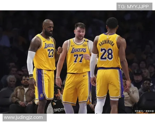 开拓者主场险胜湖人，展现无畏精神