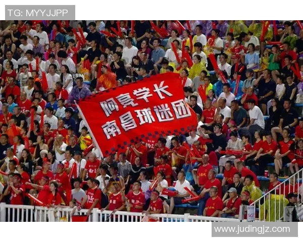 球迷激战现场，参与偶像助威成为焦点话题