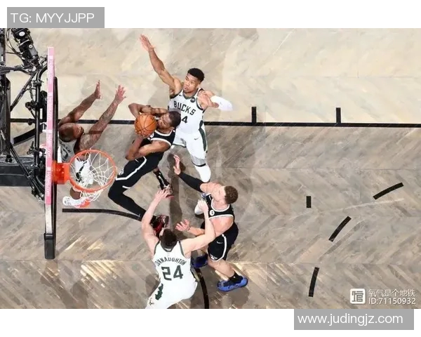 雄鹿大胜篮网，字母哥32分砍下三双，展现巨星风采