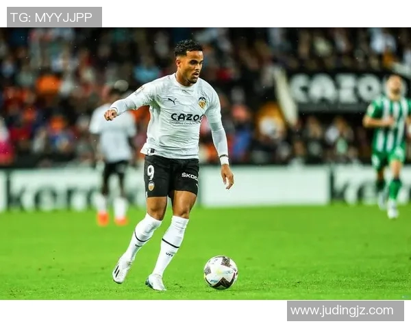 瓦伦西亚宣布与巴塞罗那达成转会协议，将引进锋线新星！